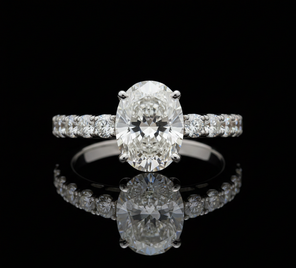 💎 2ct Oval‑Cut Diamond Ring with Side Stones — 14K White Gold