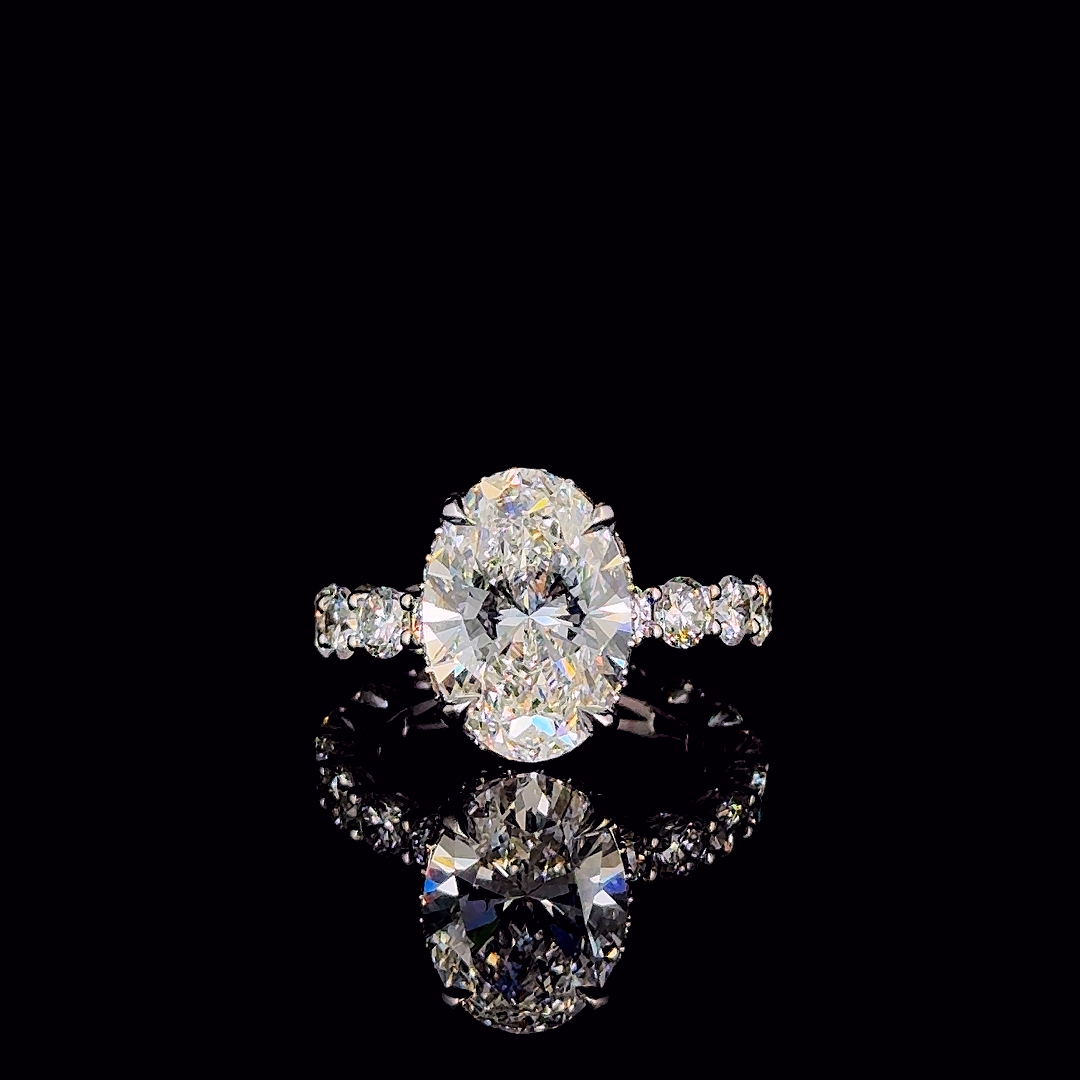 💎 3ct Oval‑Cut Lab‑Grown Diamond Halo Ring — 18K Gold or Platinum