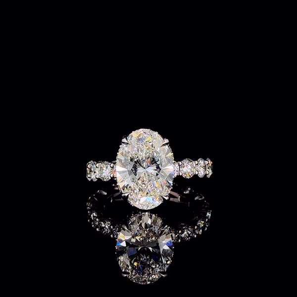 💎 3ct Oval‑Cut Lab‑Grown Diamond Halo Ring — 18K Gold or Platinum