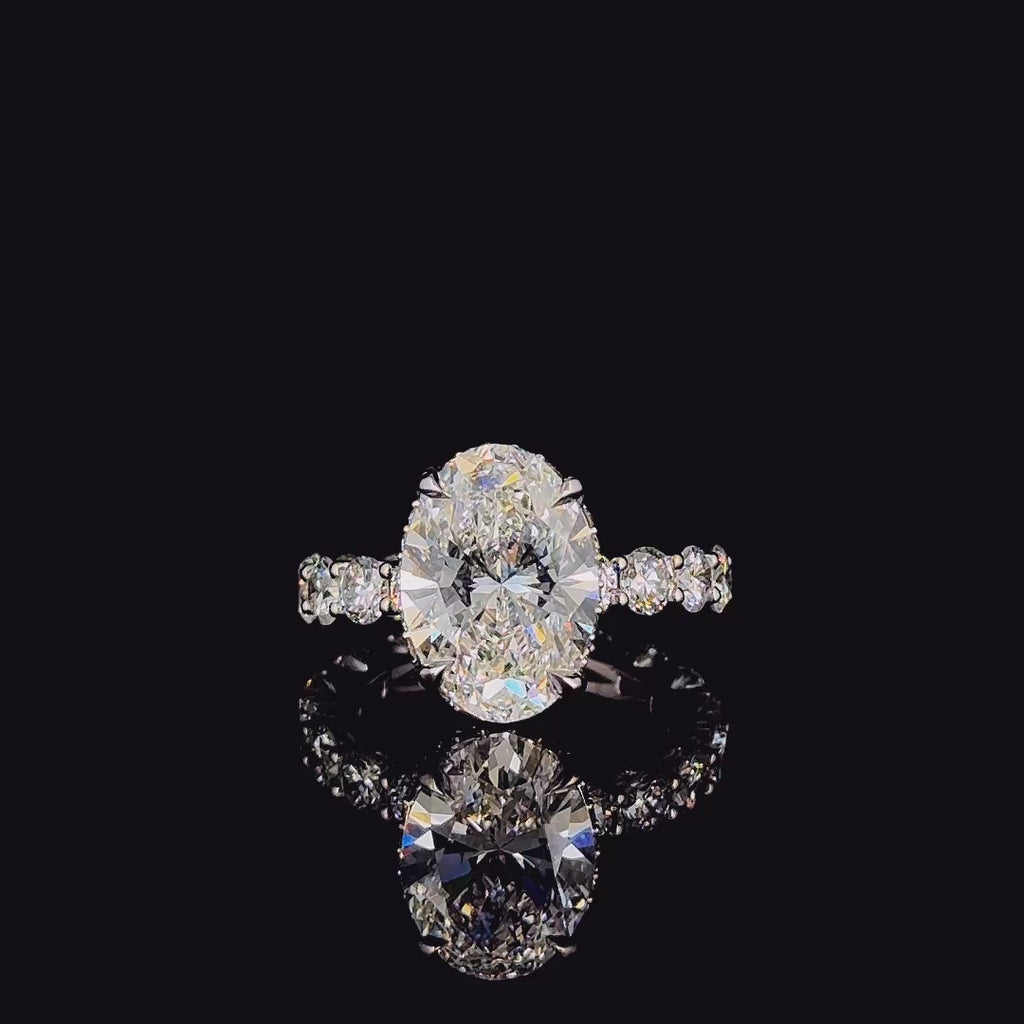 💎 3ct Oval‑Cut Lab‑Grown Diamond Halo Ring — 18K Gold or Platinum