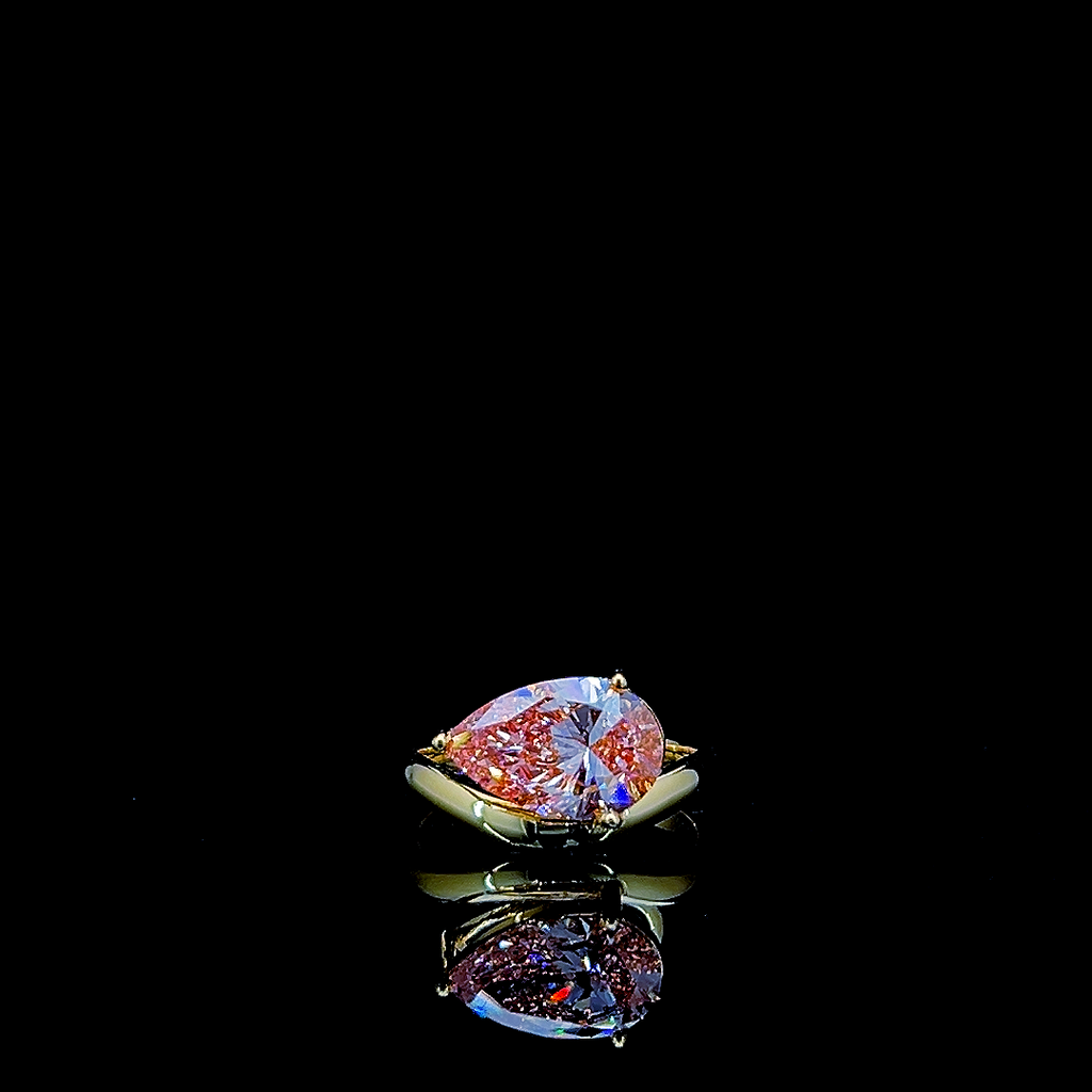 💗Vivid Pink Pear Diamond Ring 💎
